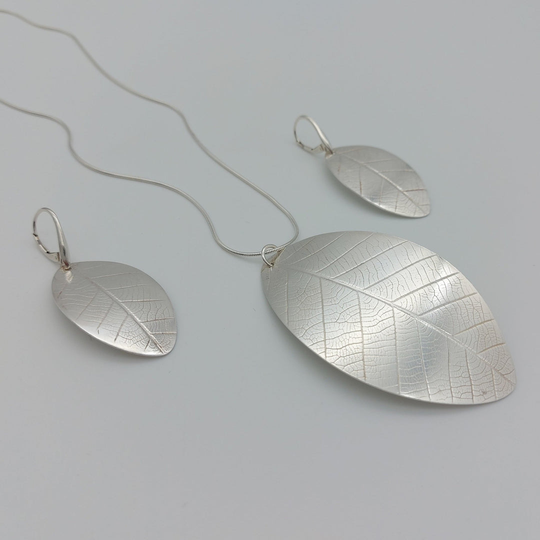 925 Sterling Silver Large Leaf Textured Necklace